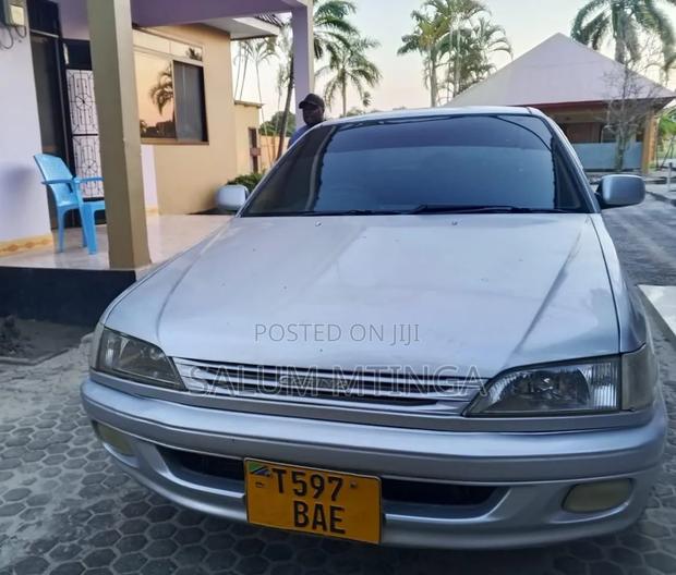 Toyota Carina 1991 Silver