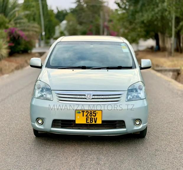 Toyota Raum 2005 Beige