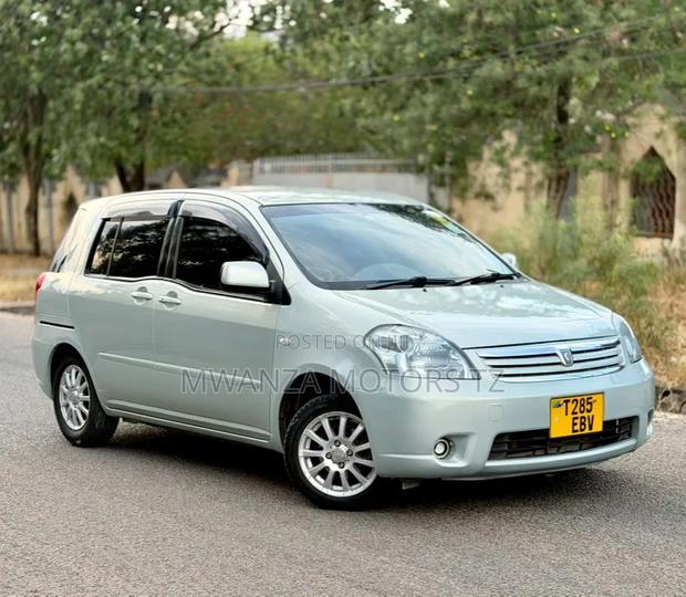 Toyota Raum 2005 Beige