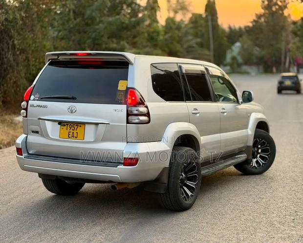 Toyota Land Cruiser Prado 2004 Silver