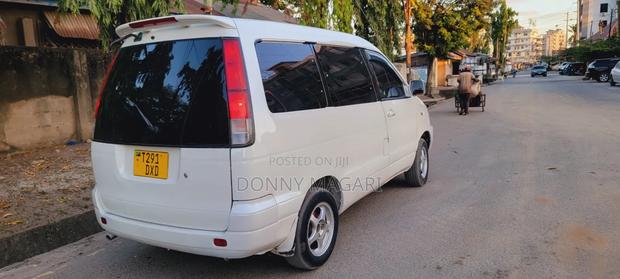 Toyota Noah 2003 White
