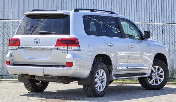 Toyota Land Cruiser 4.5 V8 VXR 2018 Silver