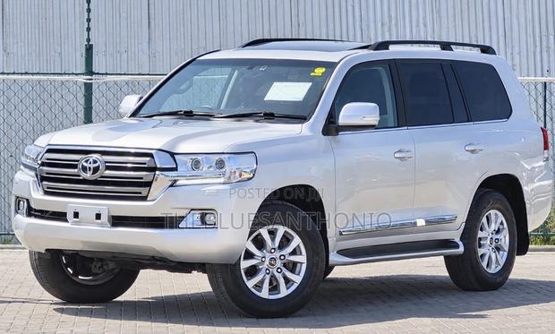 Toyota Land Cruiser 4.5 V8 VXR 2018 Silver