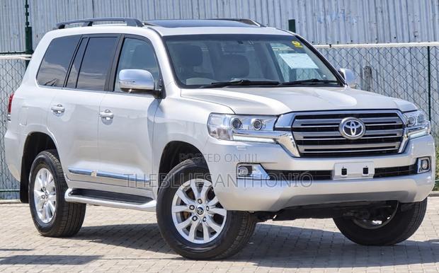 Toyota Land Cruiser 4.5 V8 VXR 2018 Silver