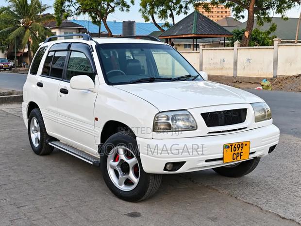 Suzuki Vitara 2001 White