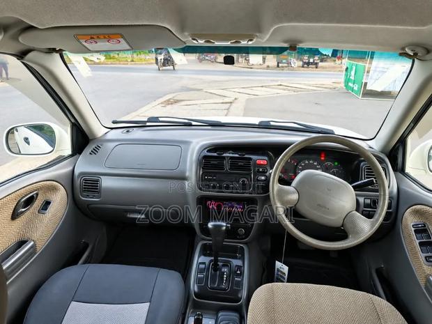 Suzuki Vitara 2001 White