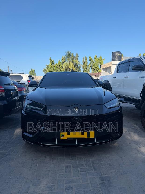 Lamborghini Urus 2025 Black