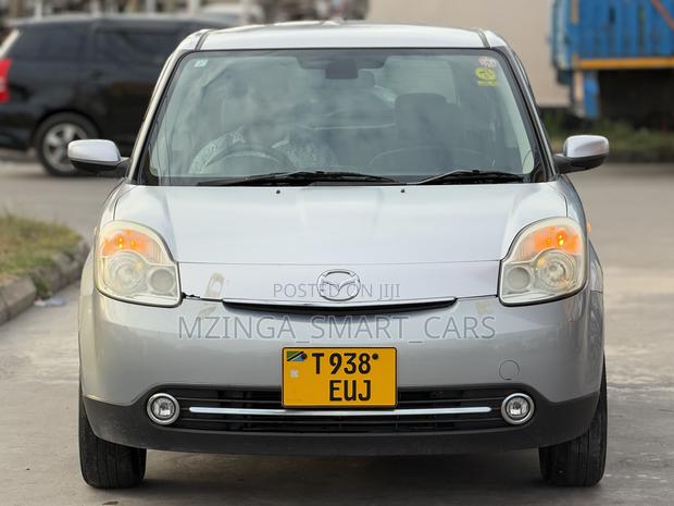 Mazda Verisa 2011 Silver