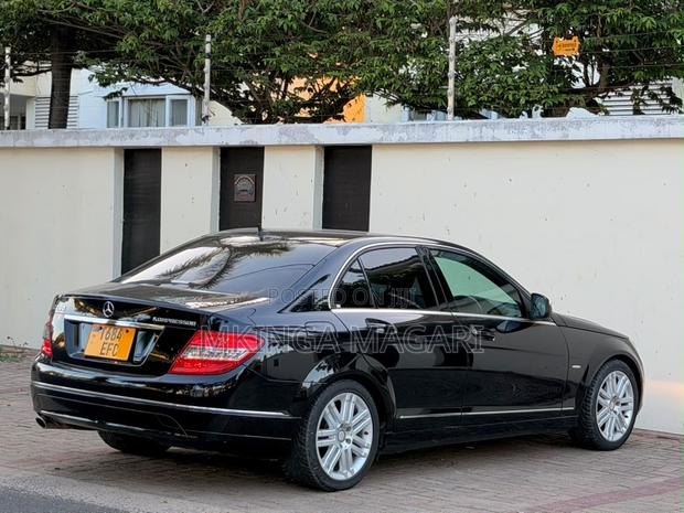 Mercedes-Benz C180 2011 Black
