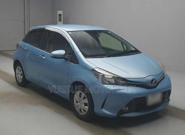 Toyota Vitz 1.3 FWD 5dr 2015 Blue