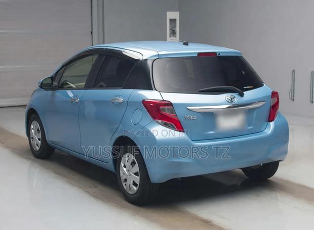 Toyota Vitz 1.3 FWD 5dr 2015 Blue