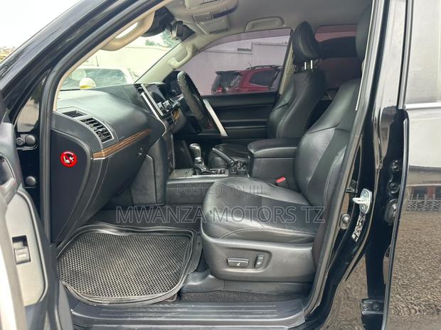 Toyota Land Cruiser Prado 2020 Gray
