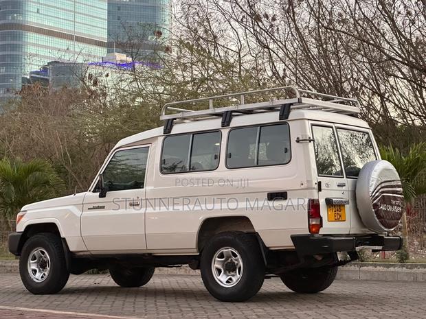 Toyota Land Cruiser 2022 White