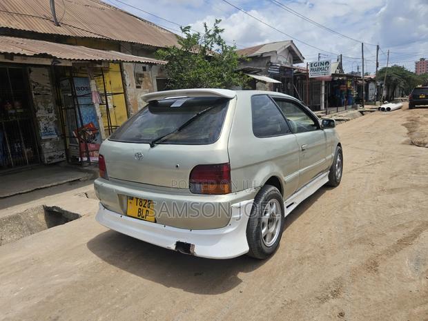 Toyota Corsa 2002 Beige