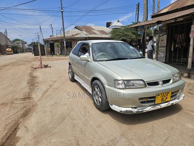 Toyota Corsa 2002 Beige