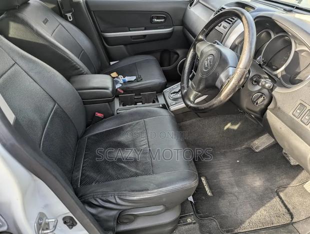 Suzuki Escudo 2007 White