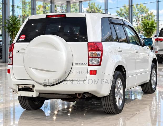 Suzuki Escudo 2007 White