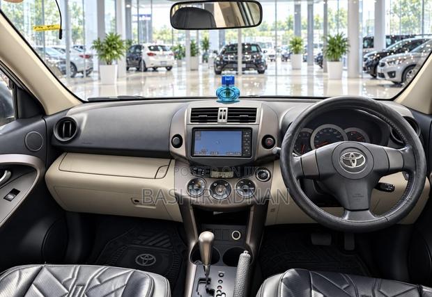 Toyota Vanguard 2008 Silver