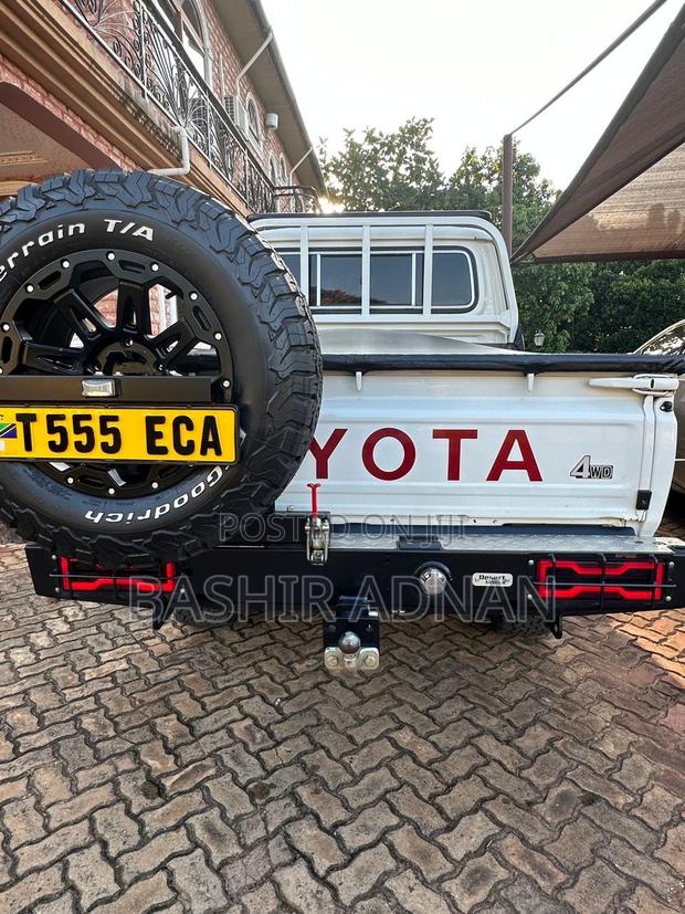 Toyota Land Cruiser 79 Series 2015 White