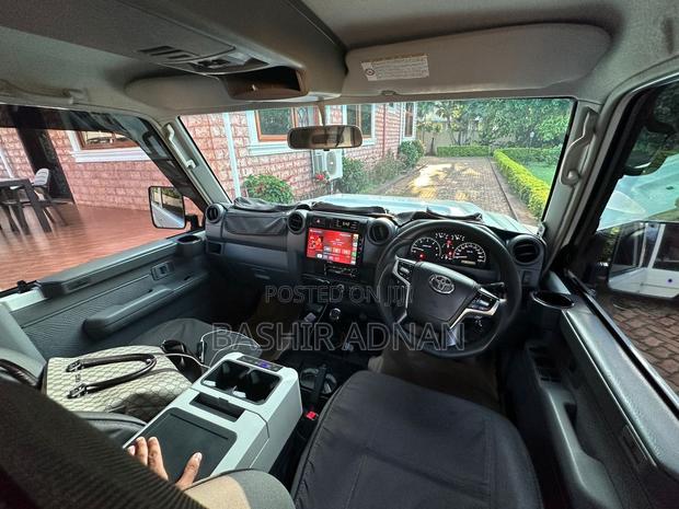 Toyota Land Cruiser 79 Series 2015 White