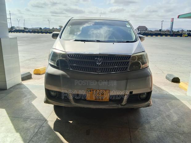 Toyota Alphard 2004 Gray