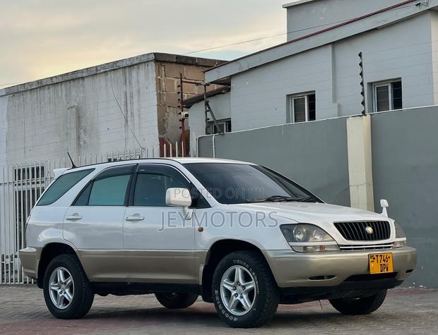 Toyota Harrier 2002 White