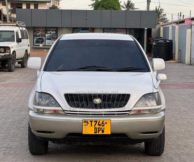 Toyota Harrier 2002 White