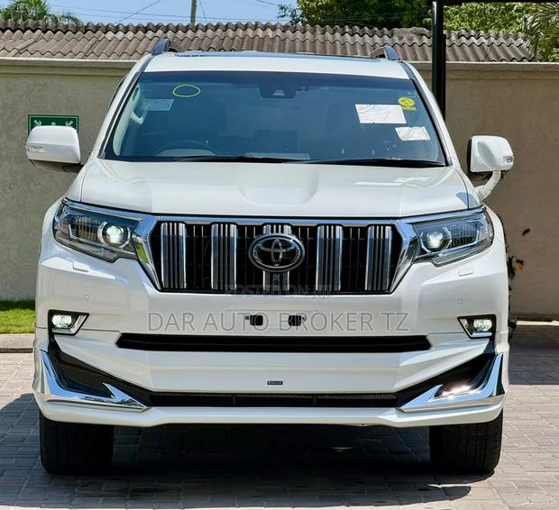 Toyota Land Cruiser Prado 2022 White