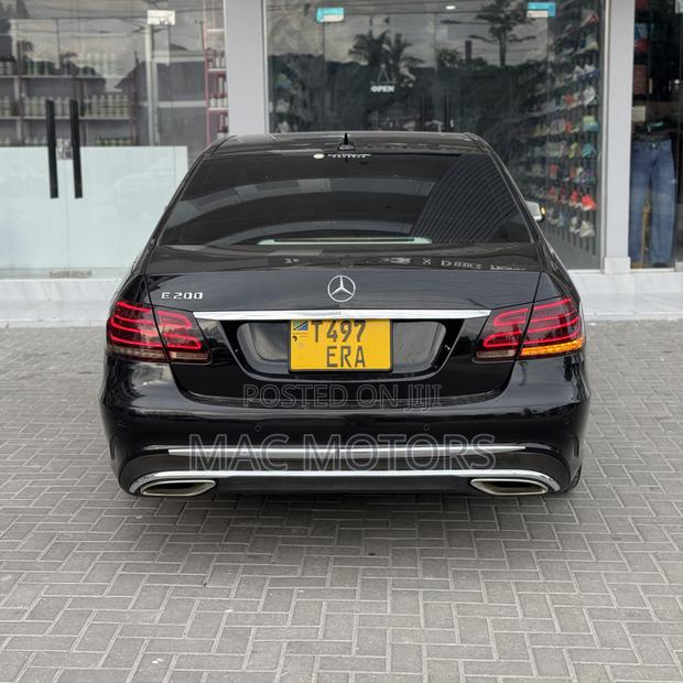 Mercedes-Benz E200 2015 Black