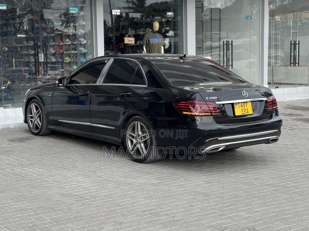 Mercedes-Benz E200 2015 Black