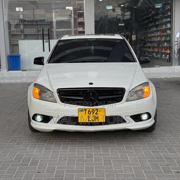 Mercedes-Benz C200 2010 White