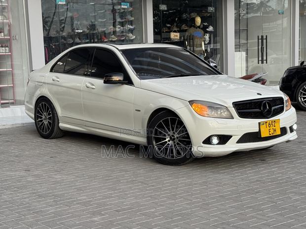 Mercedes-Benz C200 2010 White