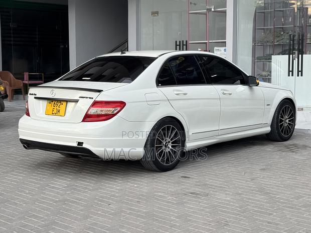 Mercedes-Benz C200 2010 White
