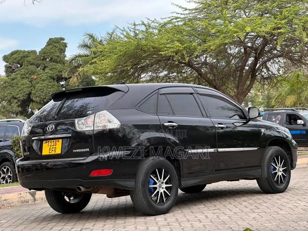 Toyota Land Cruiser 2024 Black