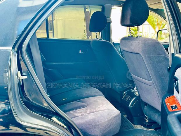 Toyota Harrier 2001 Black