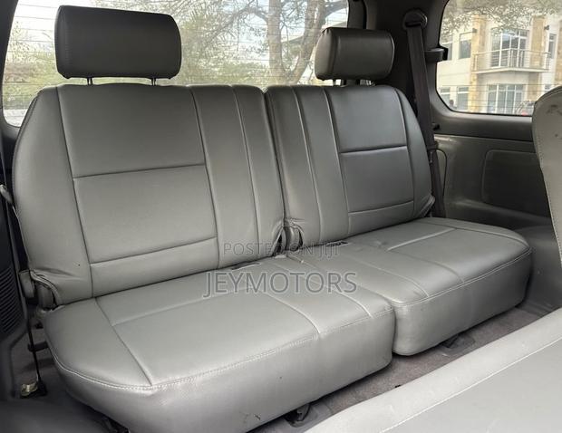 Toyota Land Cruiser 2002 Gray