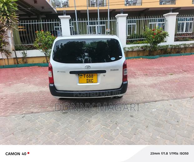 Toyota Probox 2005 Silver