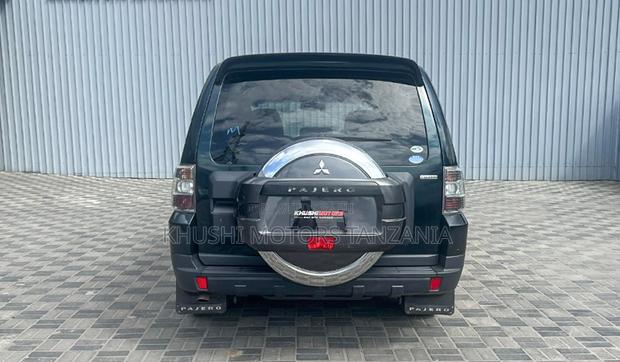 Mitsubishi Pajero 2006