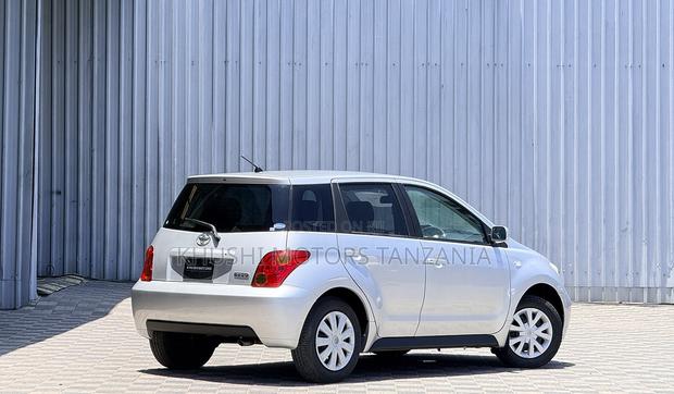 Toyota IST 2002
