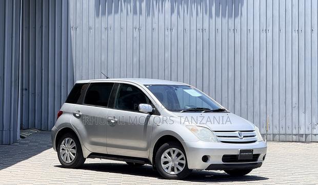 Toyota IST 2002