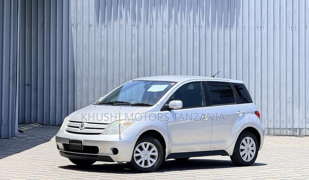 Toyota IST 2002
