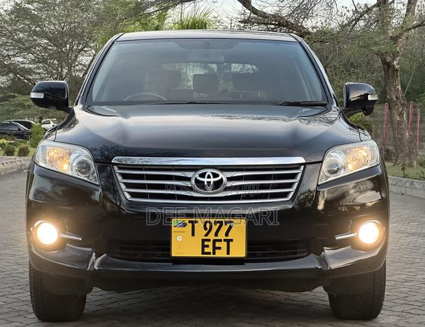 Toyota Vanguard 2011 Black