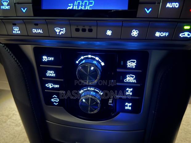 Toyota Land Cruiser Prado 2.8 2023 White