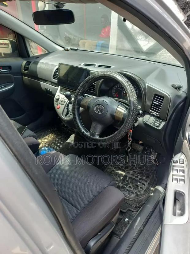 Toyota Wish 2017 Silver