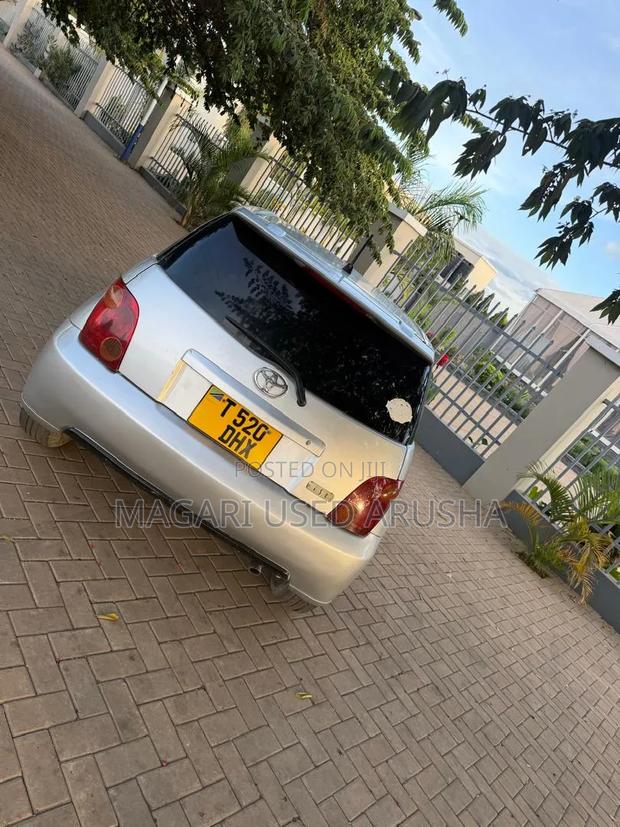 Toyota IST 2003 Silver