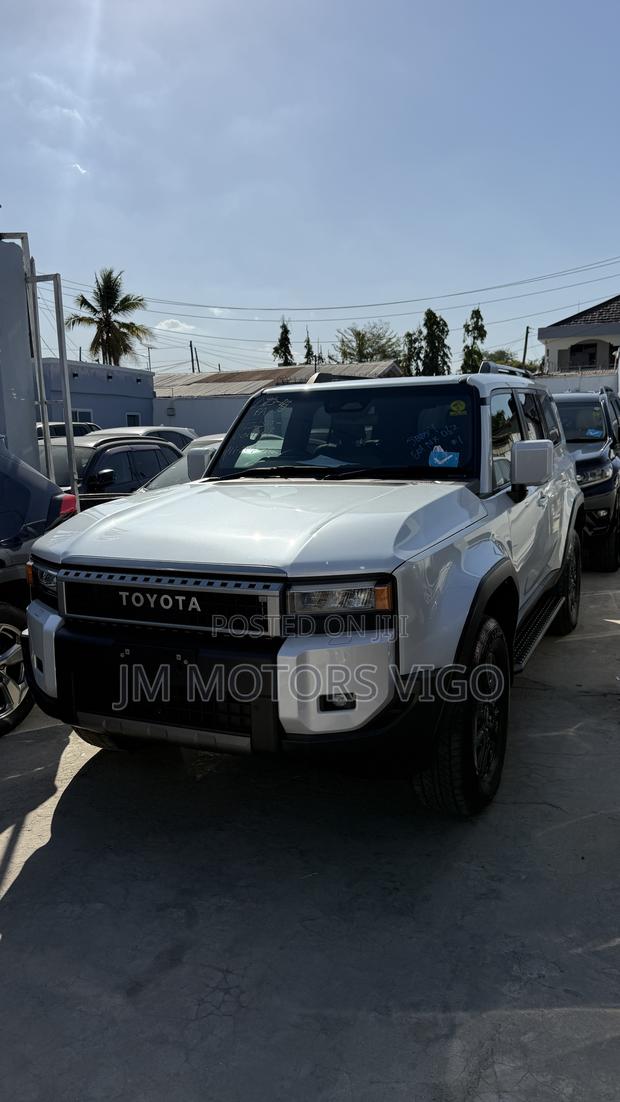 Toyota Land Cruiser Prado 2025 Pearl