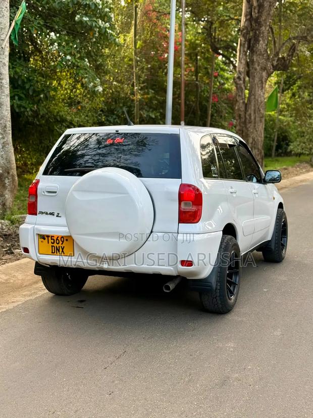 Toyota RAV4 2004 White