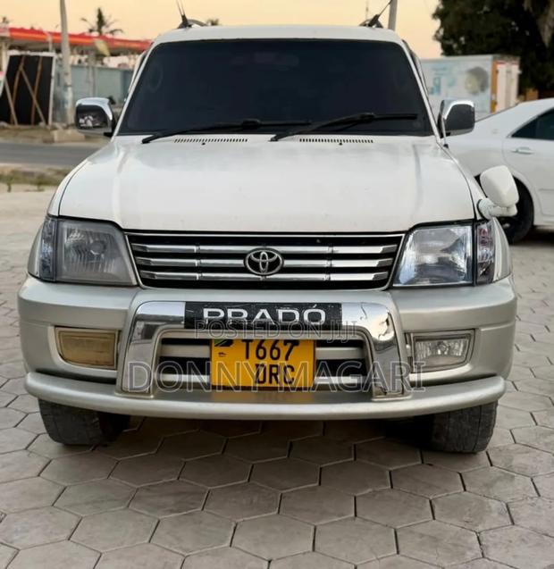 Toyota Land Cruiser Prado 2005 White