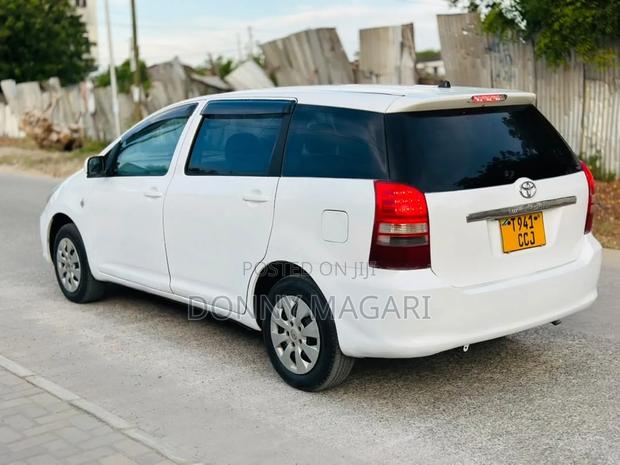 Toyota Wish 2005 White