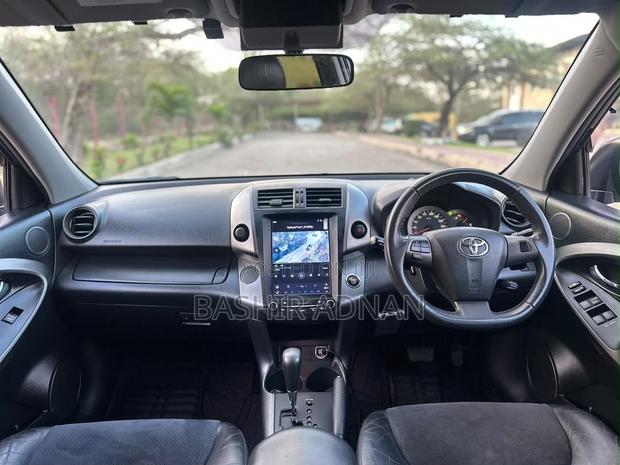 Toyota Vanguard 2011 Black